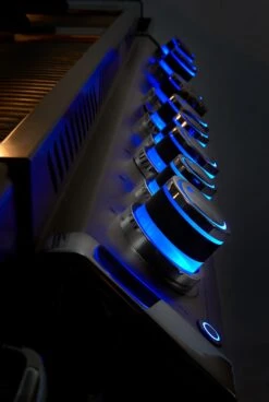 Napoleon Prestige Pro 665-3 Edelstahl Gasgrill Inkl. Drehspieß - Modell 2023 - SMART Deal Inkl. Grillfürst Grill Control Mit Companion Device Und Einstichthermometer 35 Napoleon Prestige Pro 665-3 Edelstahl Gasgrill Inkl. Drehspieß - Modell 2023 - SMART Deal Inkl. Grillfürst Grill Control Mit Companion Device Und Einstichthermometer -Napoleon Zubehör Verkäufe Napoleon Prestige Pro beleuchtere Drehregler blau