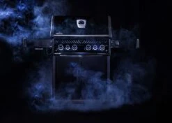 Napoleon Rogue SE 525 Gasgrill - All-black - Grillfürst Edition Inkl. Abdeckhaube - SMART Deal Inkl. Grillfürst Grill Control - Modell 2022 -Napoleon Zubehör Verkäufe napoleon rogue se all black limited